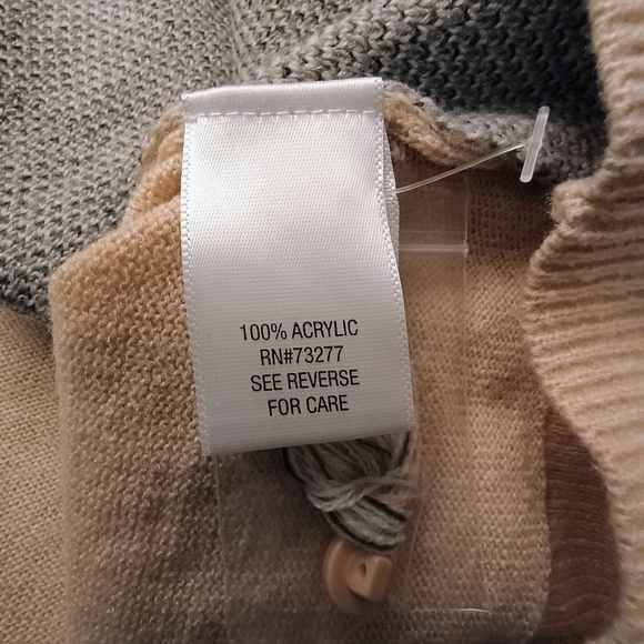 Croft & Barrow Tan and Gray Argyle Cardigan - Picture 3 of 4